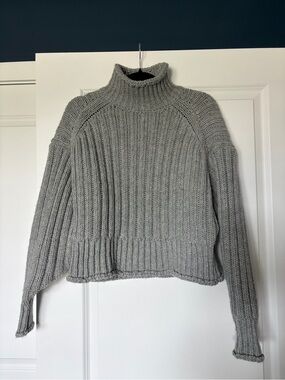 H&M Ribbed Turtleneck Sweater - Gray